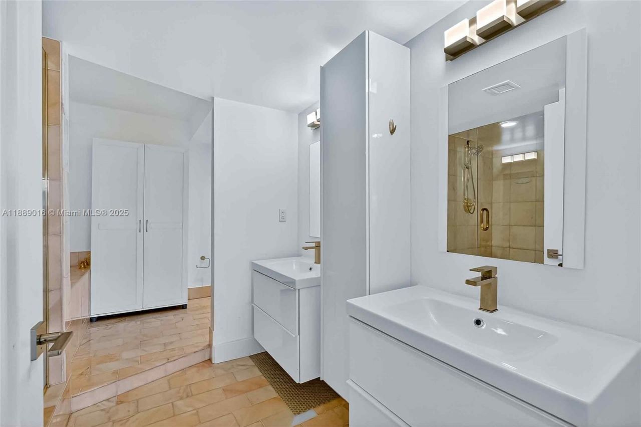3 Grove Isle Dr, Unit C1802, Coconut Grove, FL 33133 Photo
