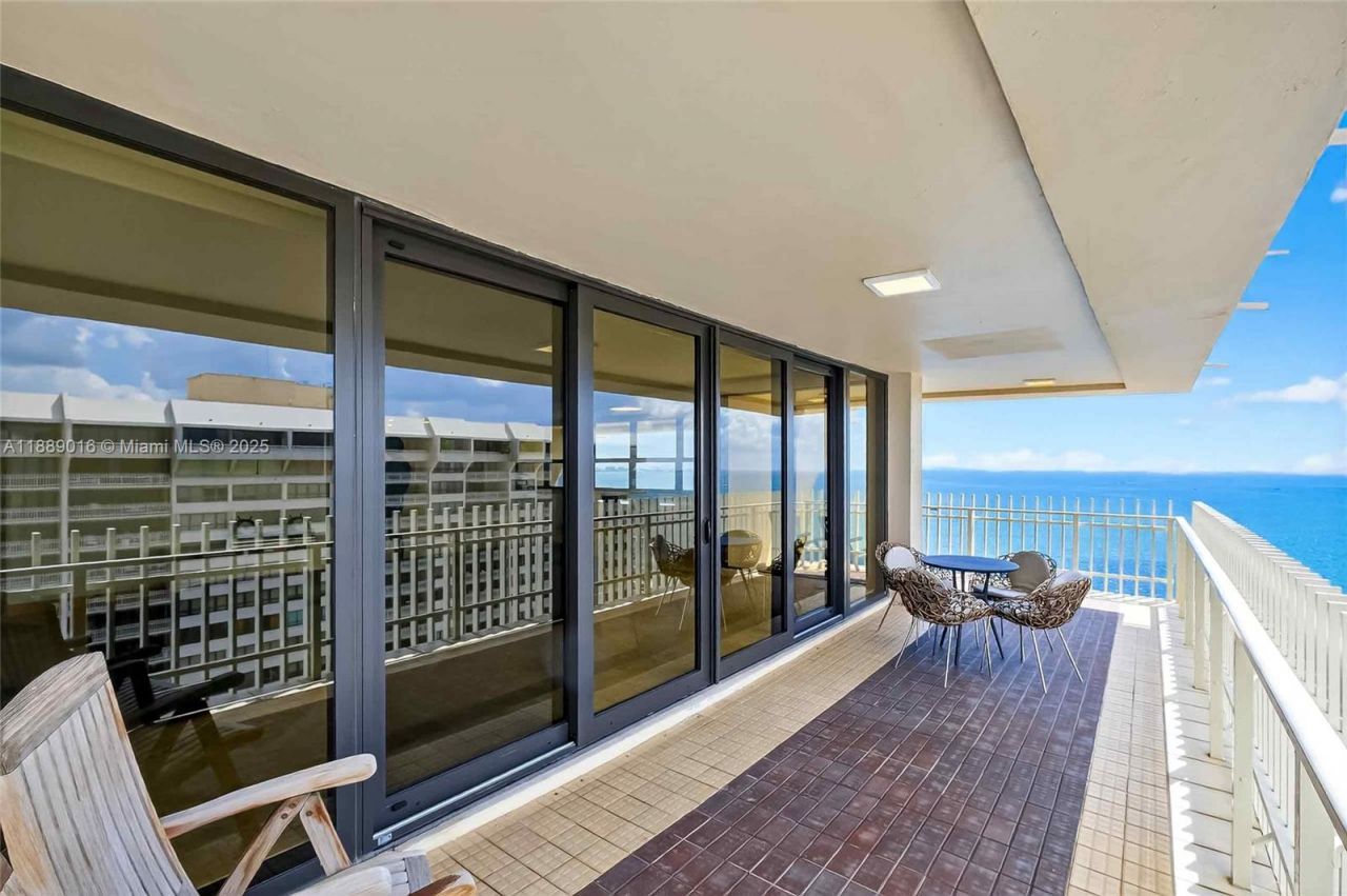 3 Grove Isle Dr, Unit C1802, Coconut Grove, FL 33133 Photo