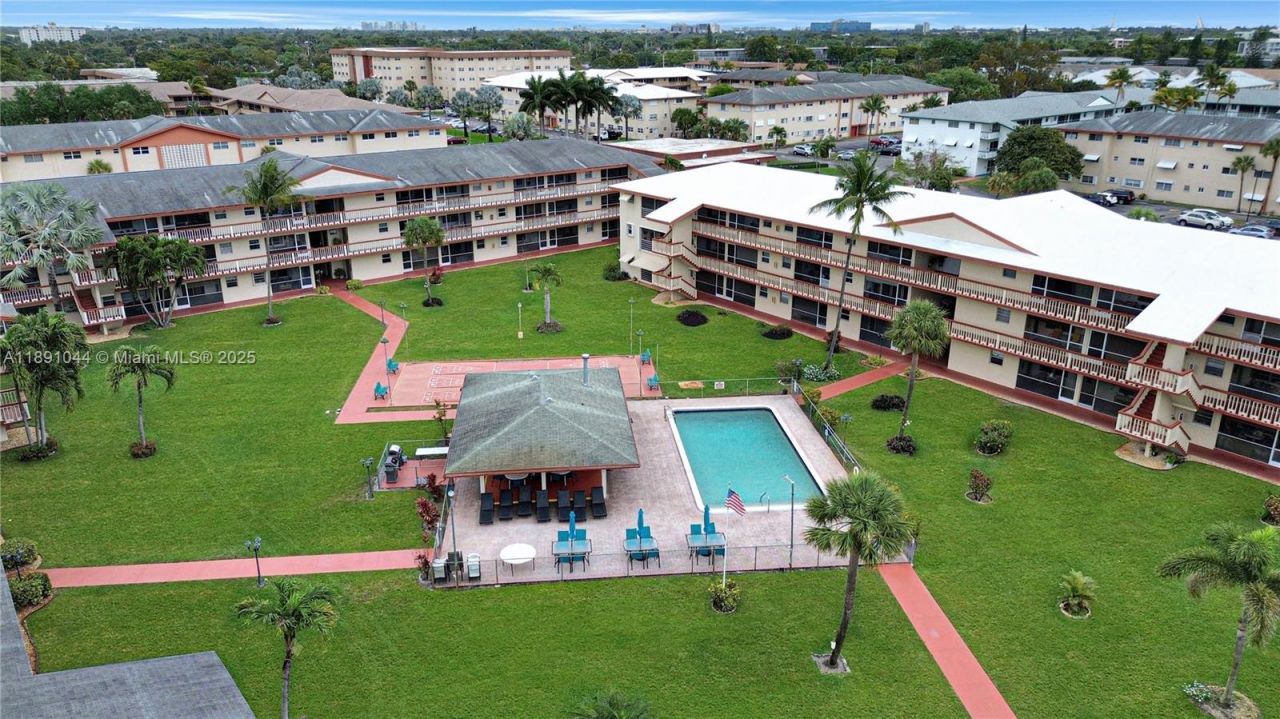 5300 Washington St, Unit O224, Hollywood, FL 33021 Photo