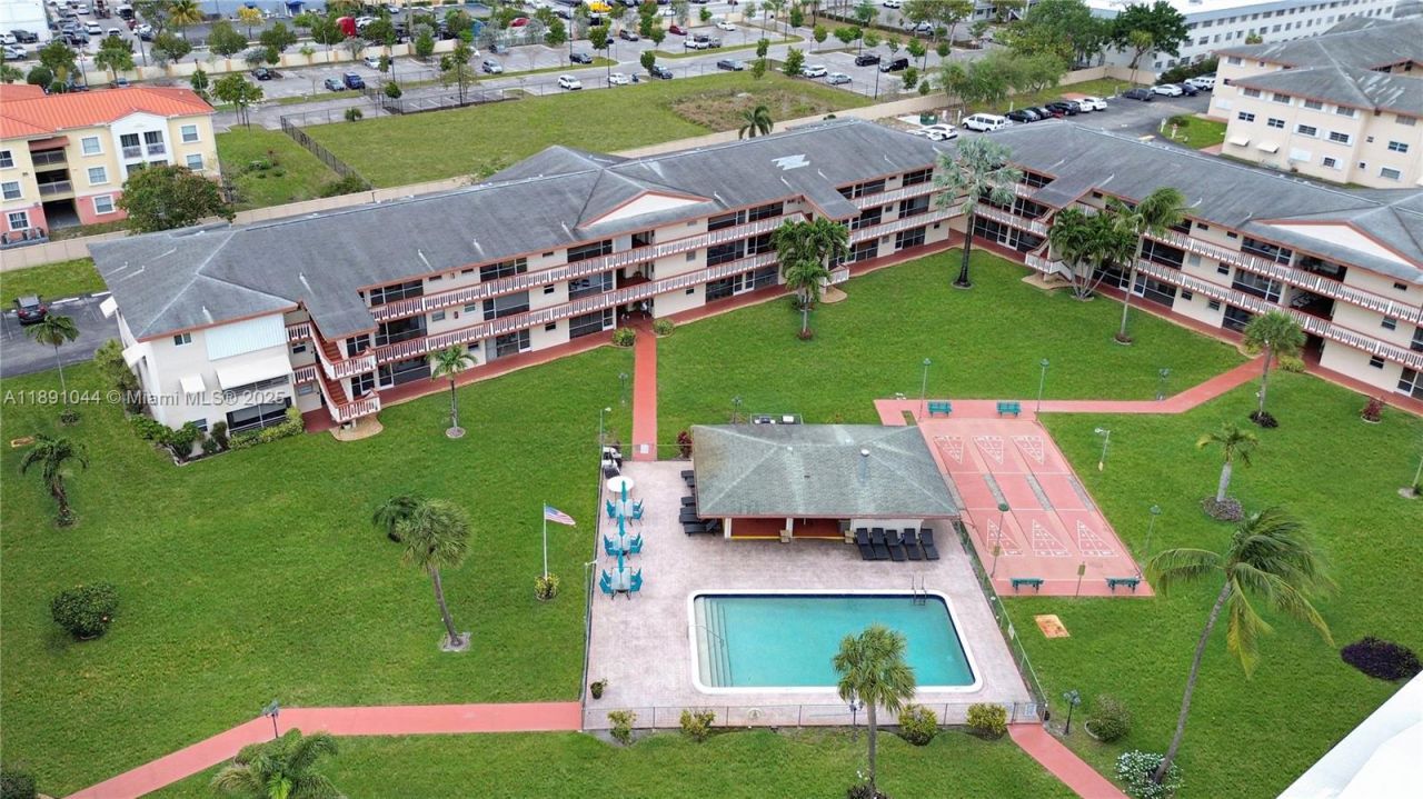 5300 Washington St, Unit O224, Hollywood, FL 33021 Photo