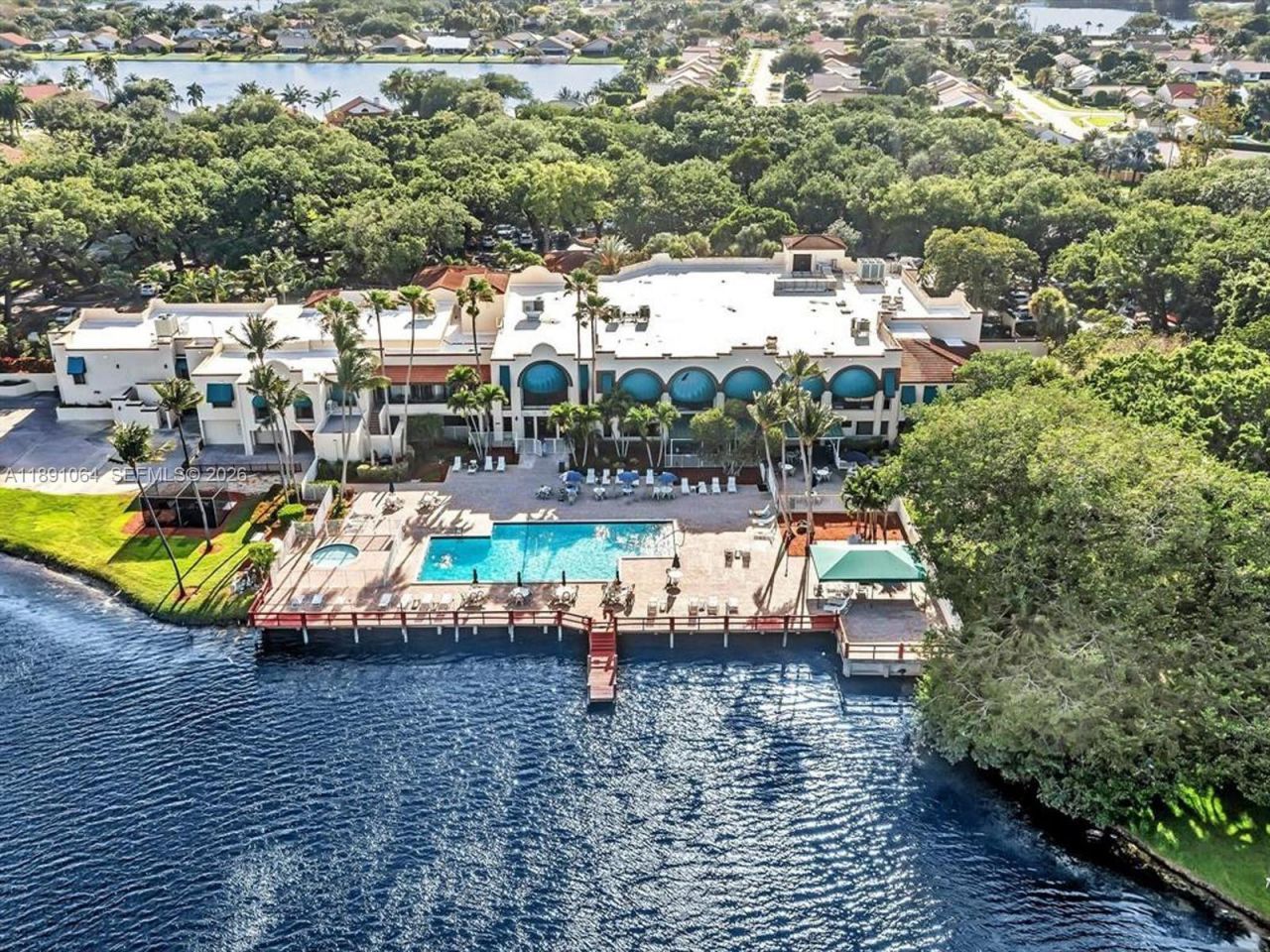 9430 Live Oak Pl, Unit 404, Davie, FL 33324 Photo