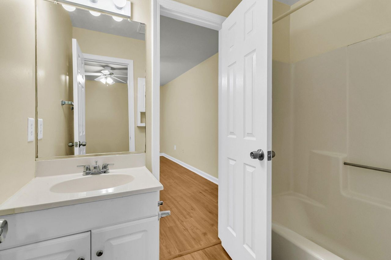 6239 Lucille Drive Drive Photo 17