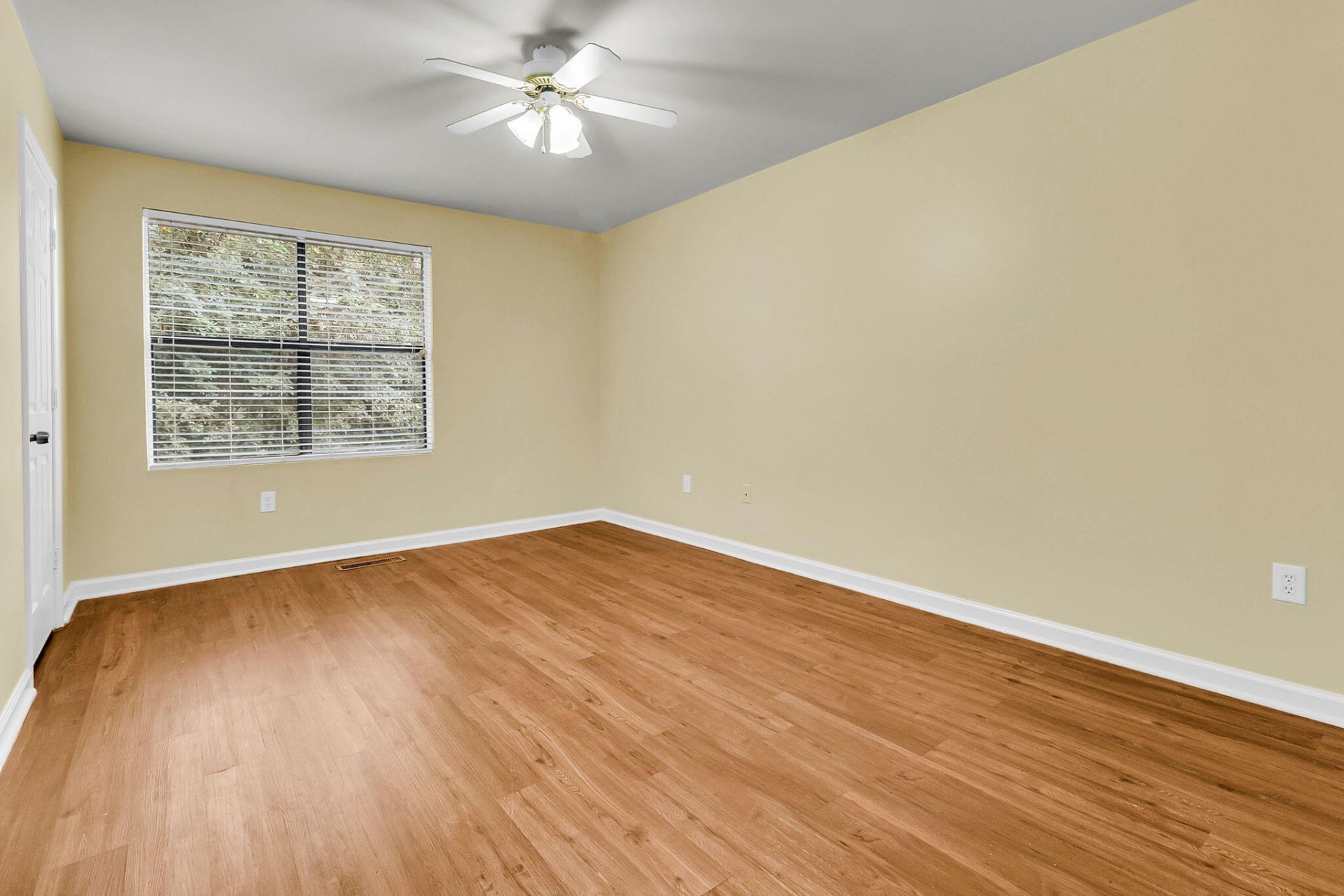 6239 Lucille Drive Drive Photo 28