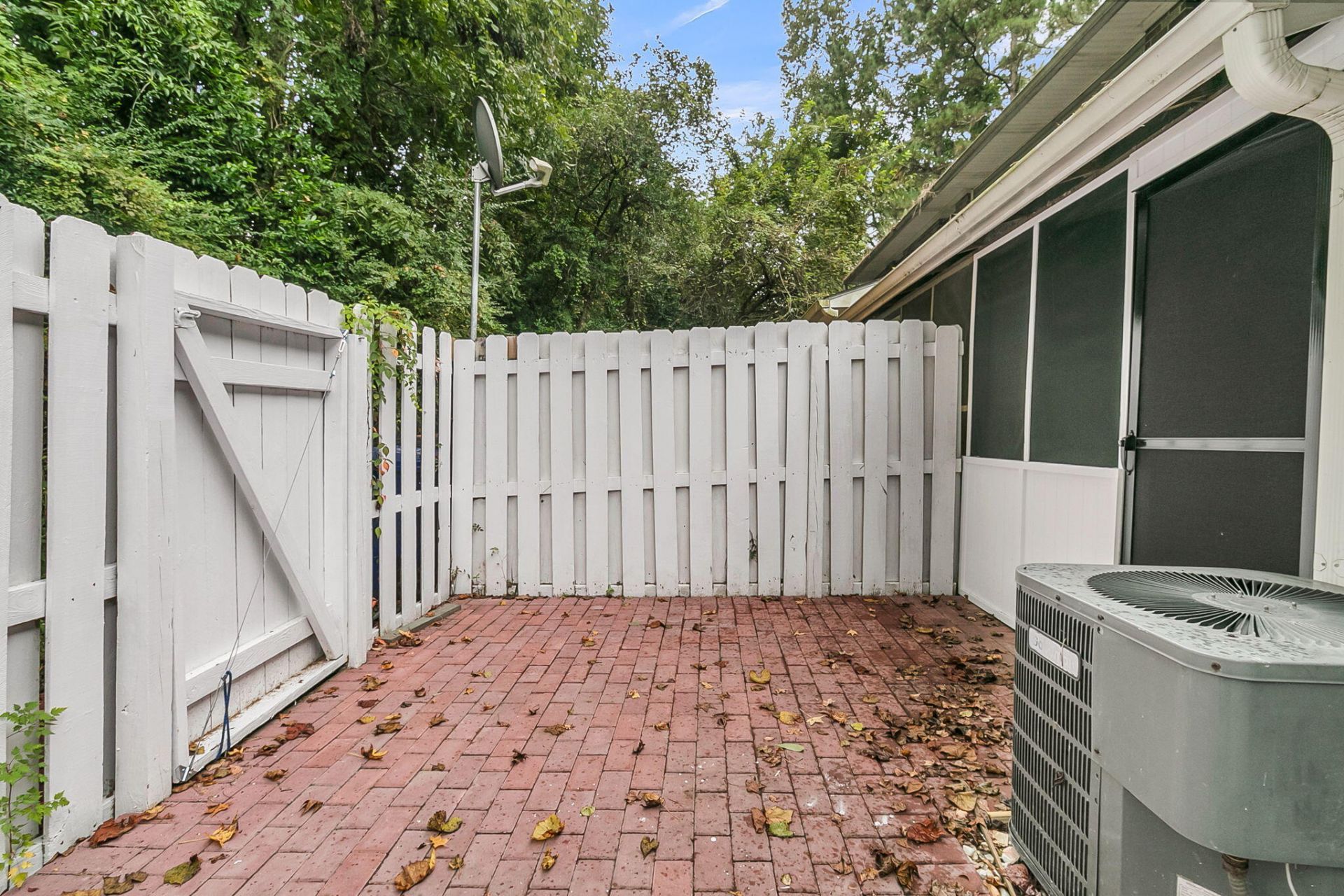 6239 Lucille Drive Drive Photo 33