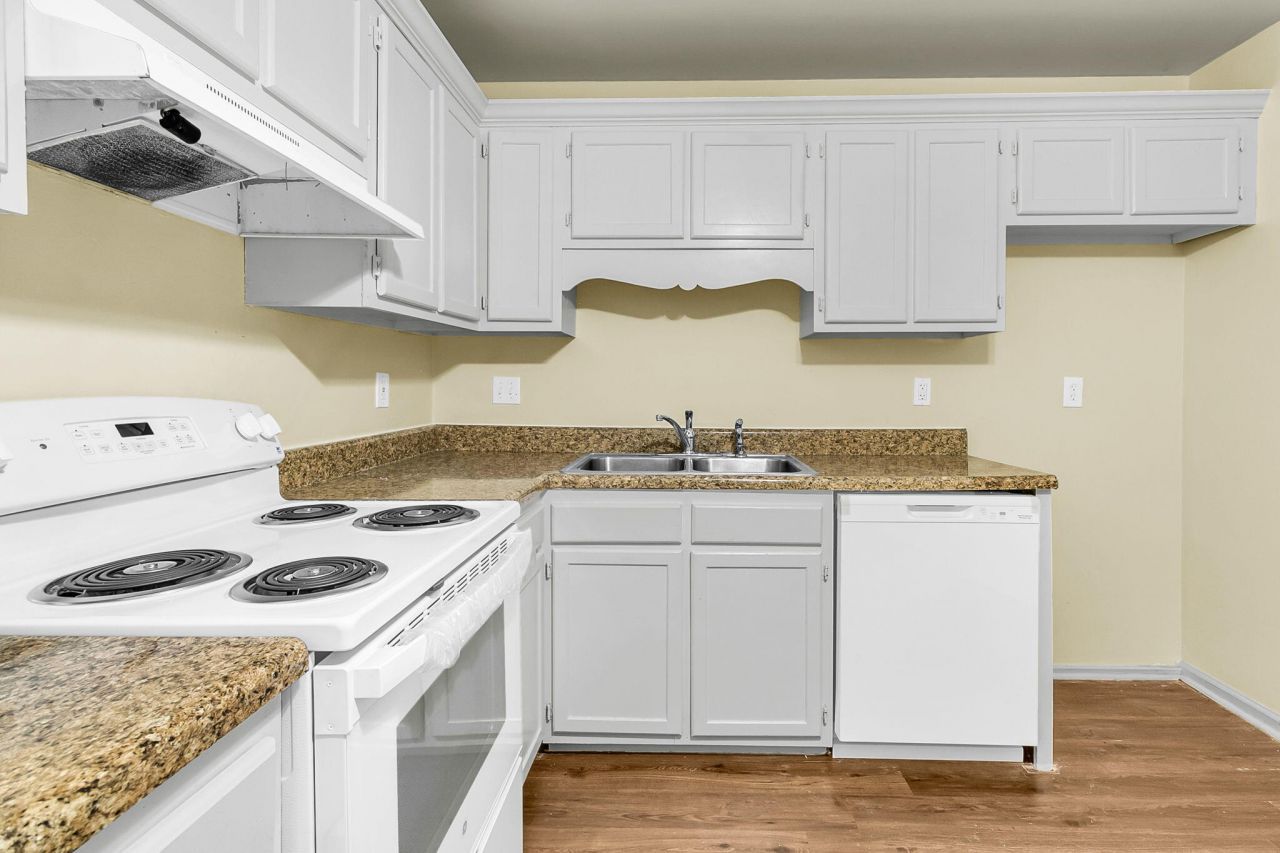 6239 Lucille Drive Drive Photo 4