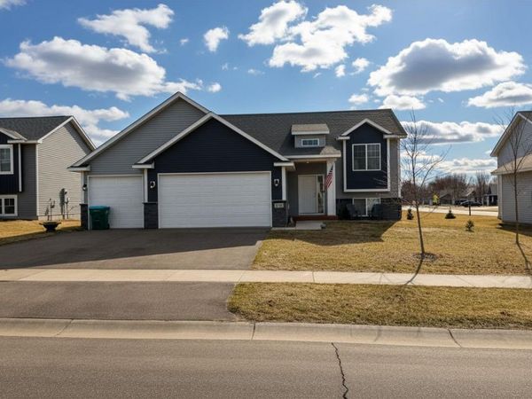 425 Eagle Street NW, Isanti, MN 55040