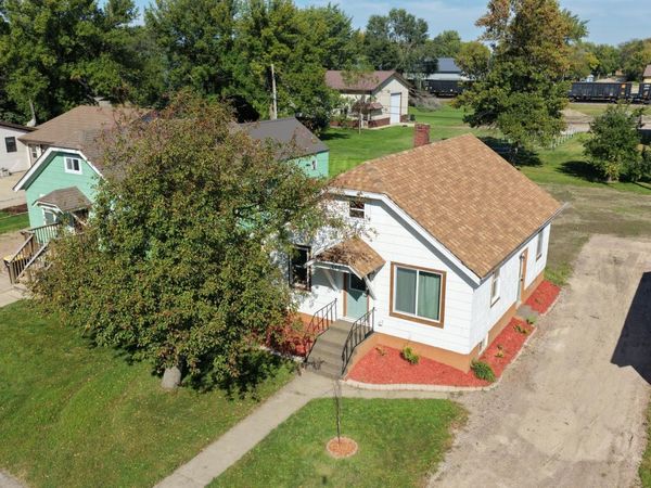 320 Dupont Avenue NW, Renville, MN 56284