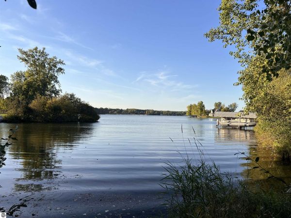 1178 Clubhouse Drive, Lake Isabella, MI 48893