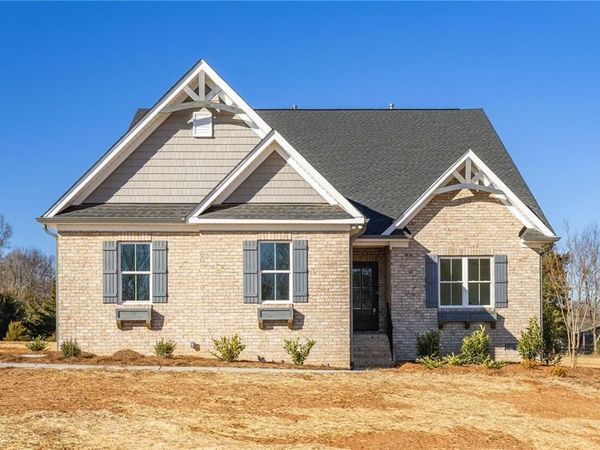 8305 Pyramid Drive, Summerfield, NC 27358