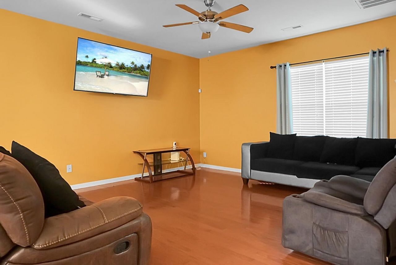 9754 Seed Street Photo 6