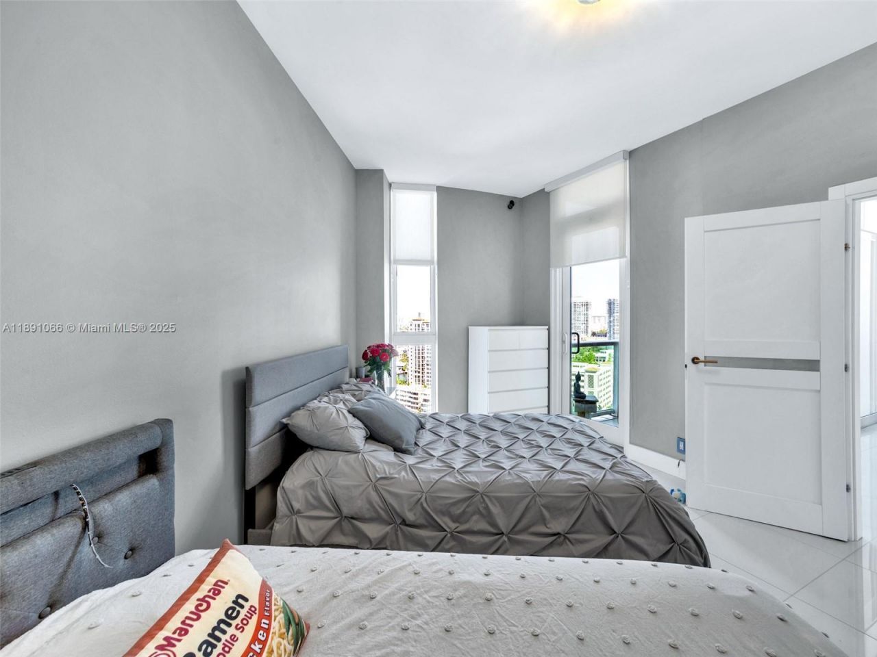 100 Bayview Dr, Unit PH01, Sunny Isles Beach, FL 33160 Photo