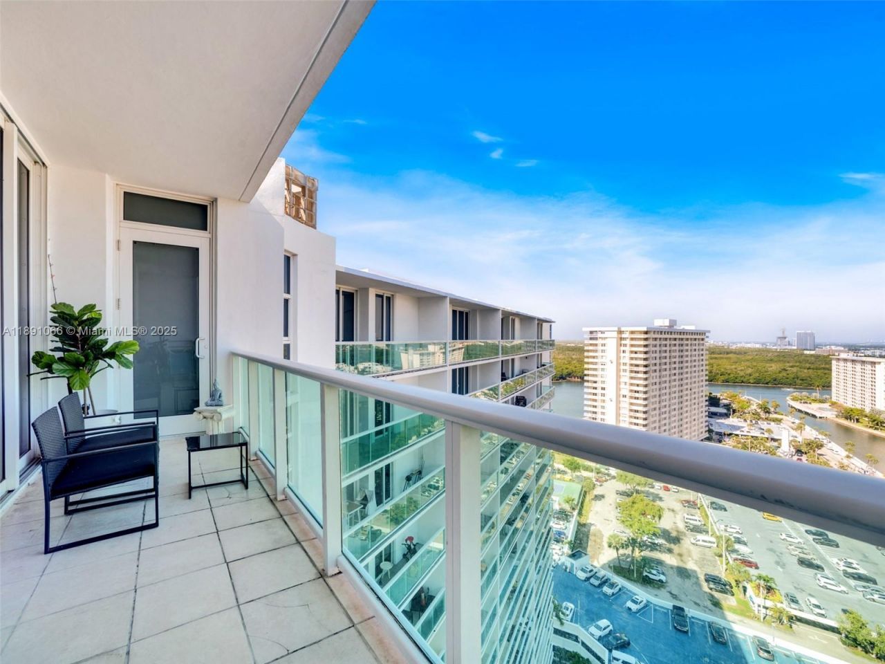 100 Bayview Dr, Unit PH01, Sunny Isles Beach, FL 33160 Photo