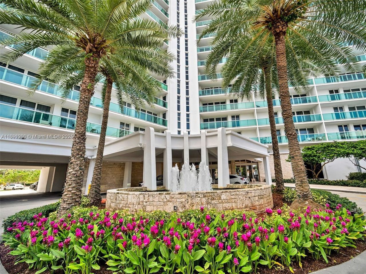 100 Bayview Dr, Unit PH01, Sunny Isles Beach, FL 33160 Photo