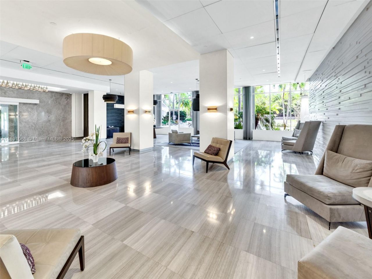 100 Bayview Dr, Unit PH01, Sunny Isles Beach, FL 33160 Photo