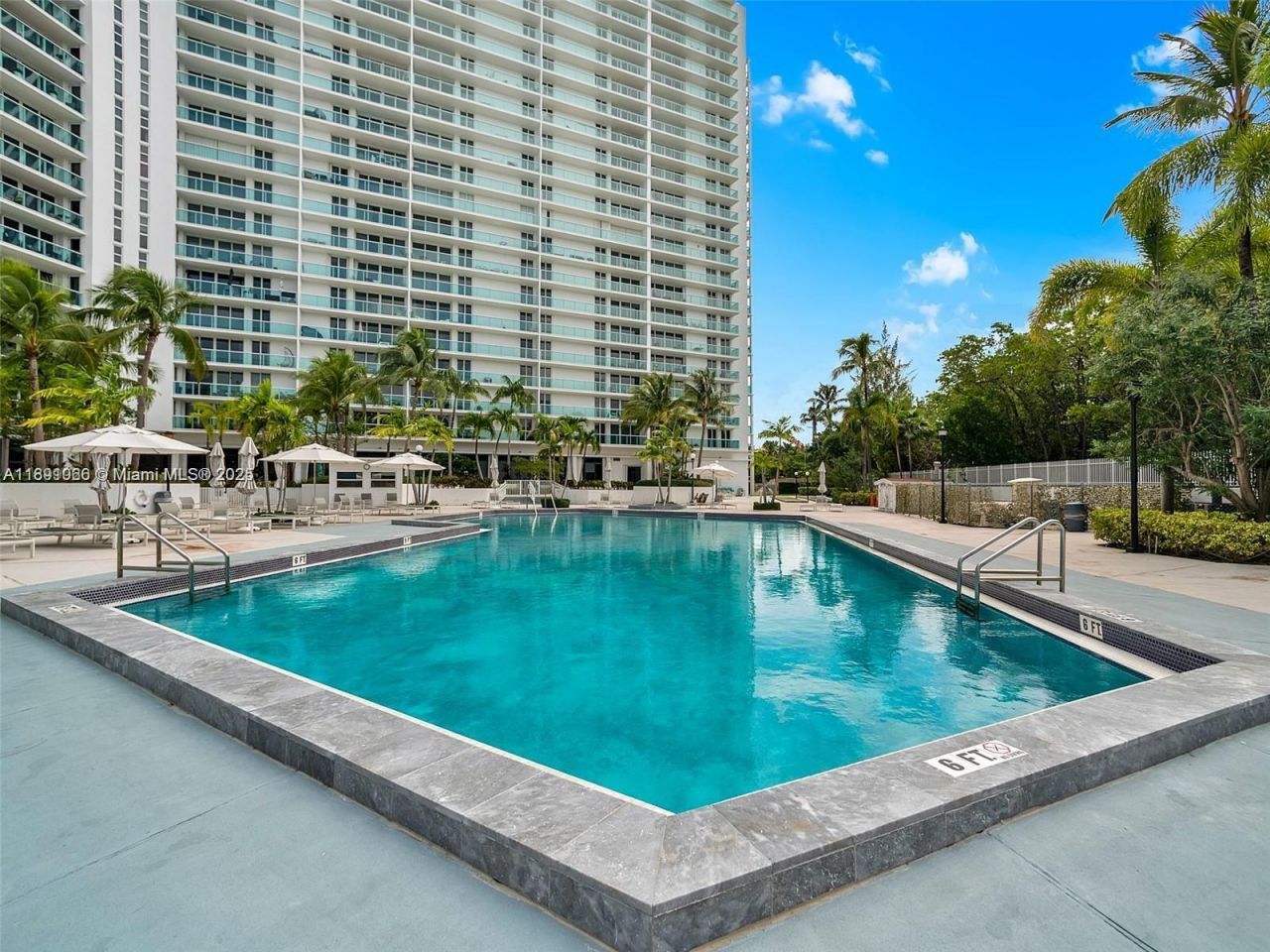 100 Bayview Dr, Unit PH01, Sunny Isles Beach, FL 33160 Photo