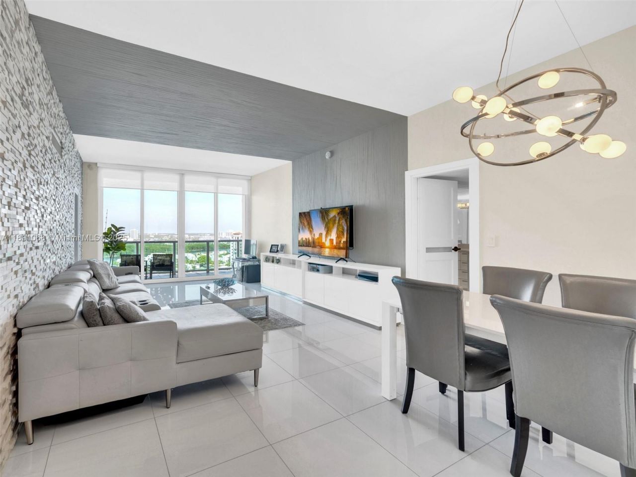 100 Bayview Dr, Unit PH01, Sunny Isles Beach, FL 33160 Photo