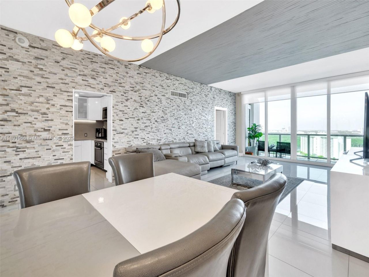 100 Bayview Dr, Unit PH01, Sunny Isles Beach, FL 33160 Photo