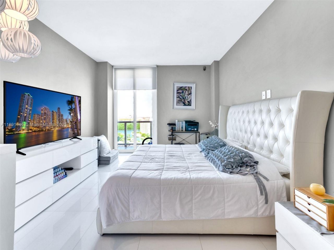 100 Bayview Dr, Unit PH01, Sunny Isles Beach, FL 33160 Photo