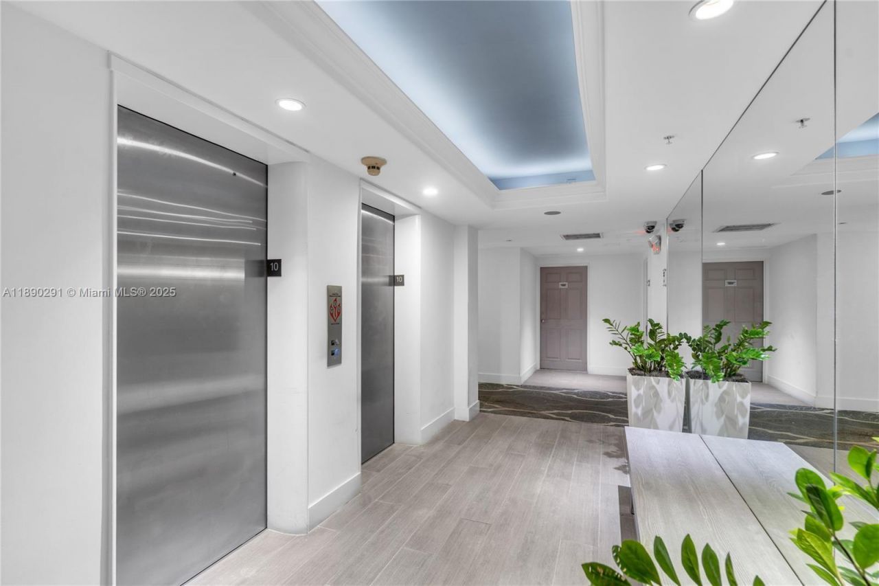 10350 W Bay Harbor Dr, Unit 10AB, Bay Harbor Islands, FL 33154 Photo