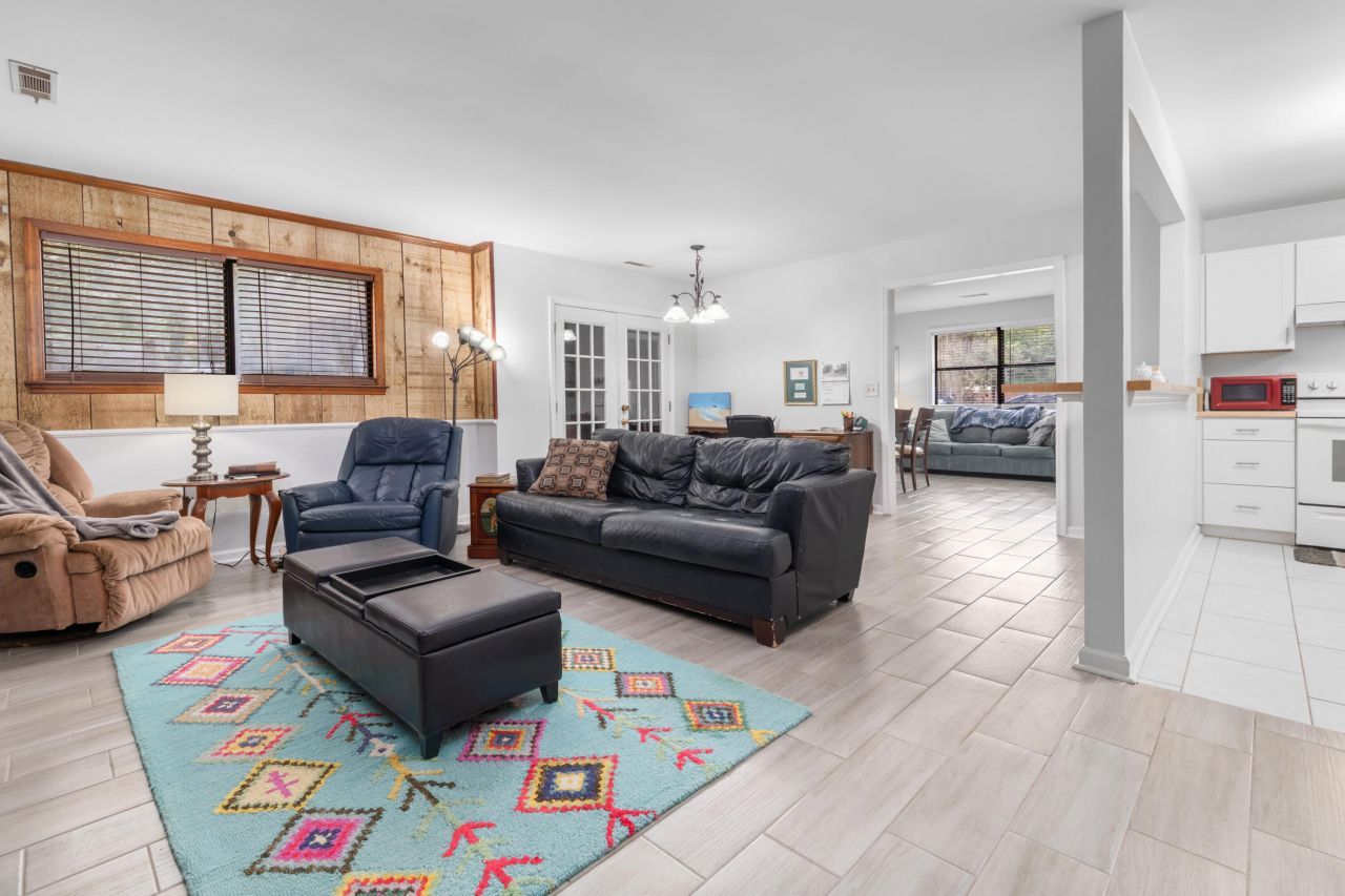 1815 Walsingham Way Photo 10