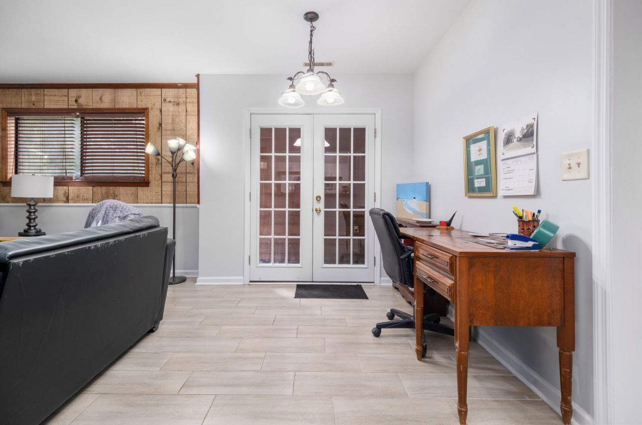 1815 Walsingham Way Photo 14