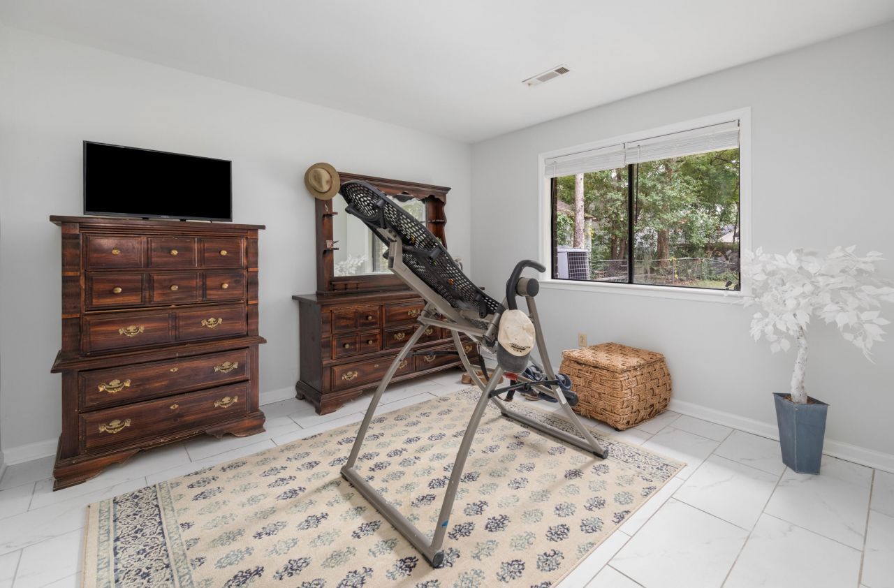 1815 Walsingham Way Photo 19