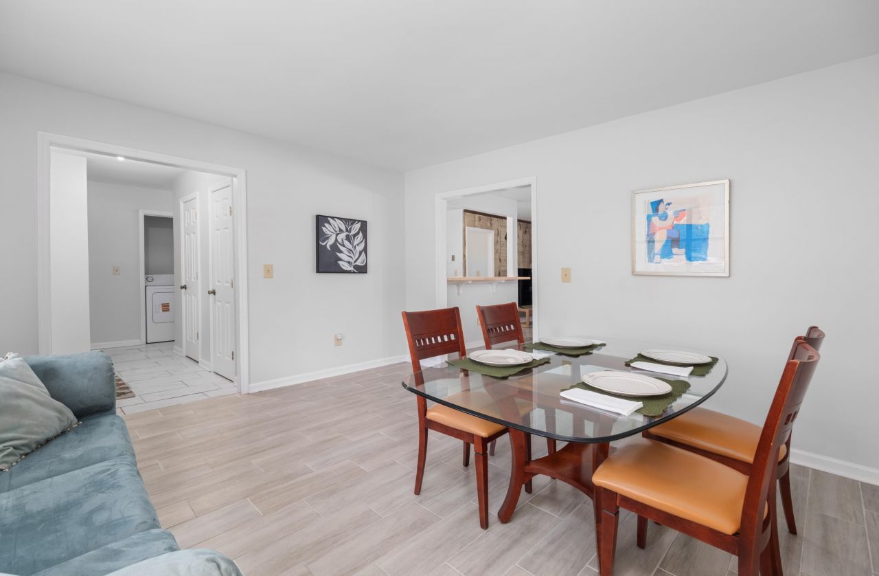 1815 Walsingham Way Photo 6