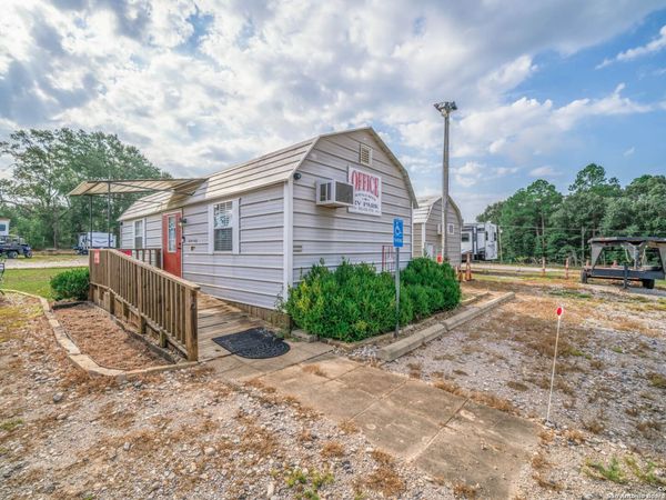 2068 State Hwy 323, Henderson, TX 75652