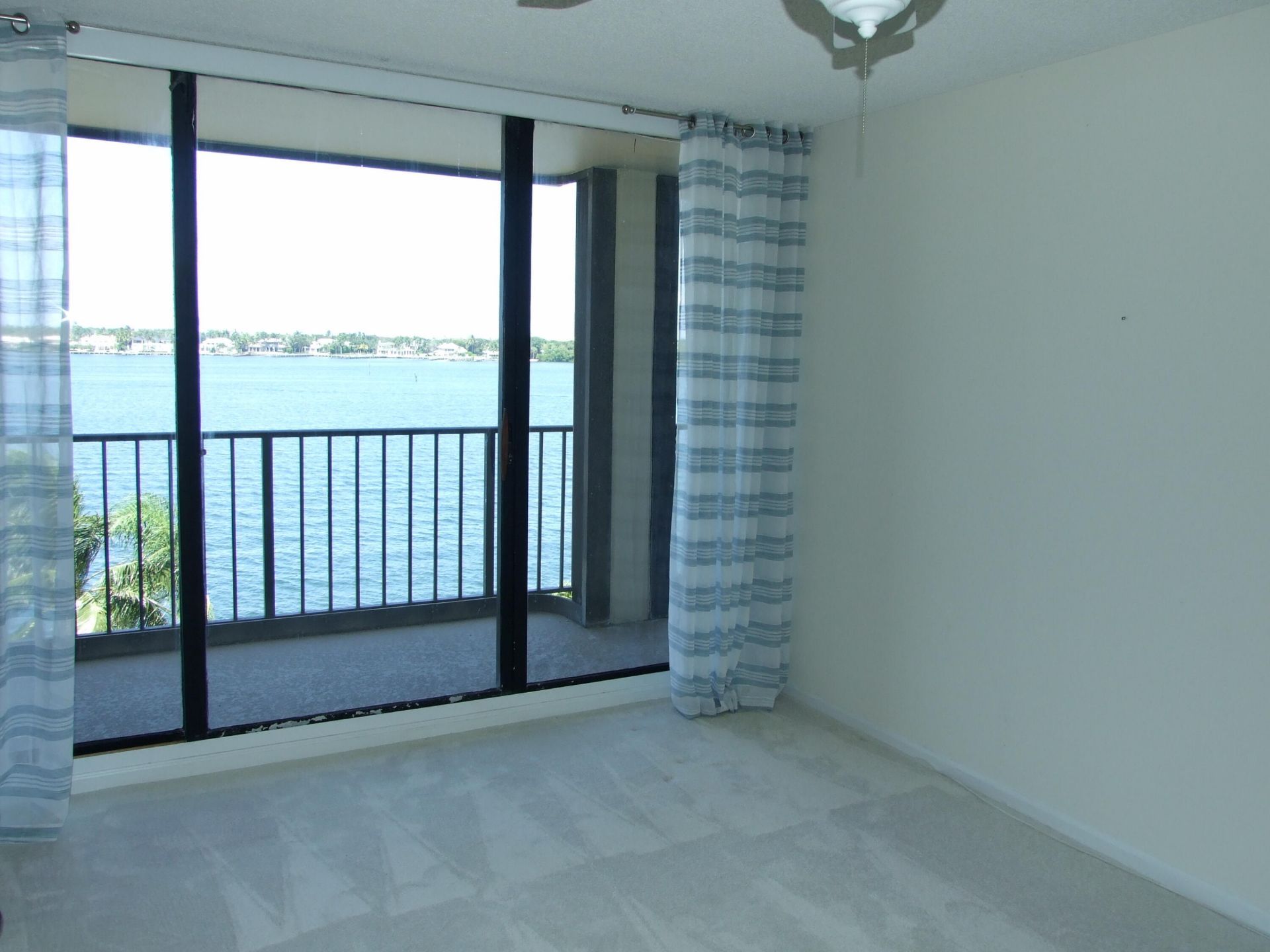 130 Lakeshore Drive, Unit 522, North Palm Beach, FL 33408 Photo
