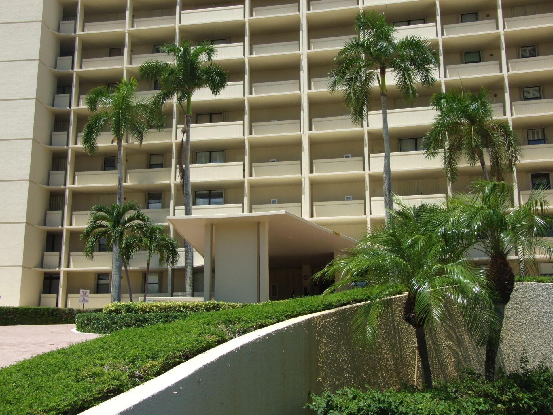 130 Lakeshore Drive, Unit 522, North Palm Beach, FL 33408 Photo