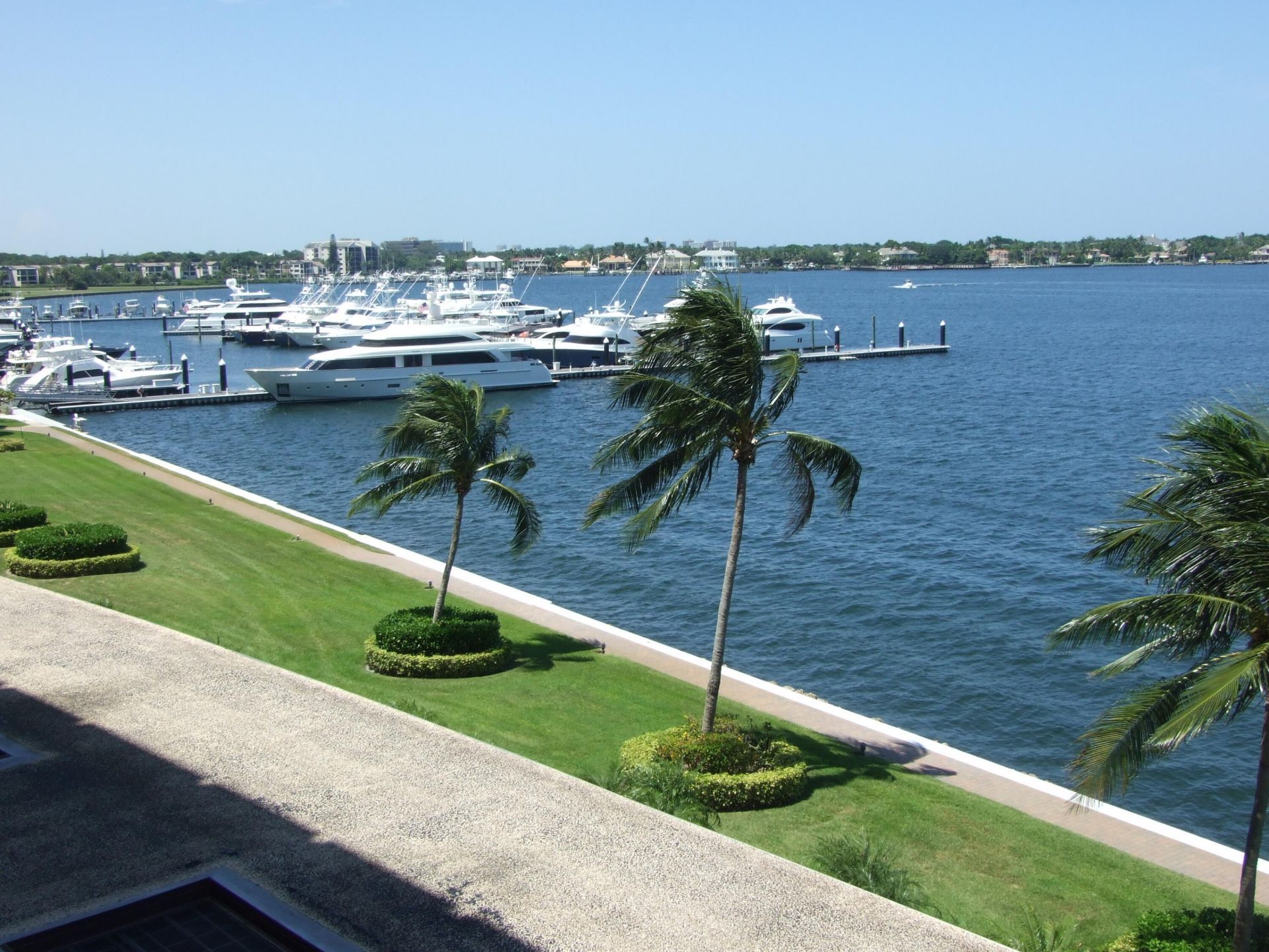 130 Lakeshore Drive, Unit 522, North Palm Beach, FL 33408 Photo