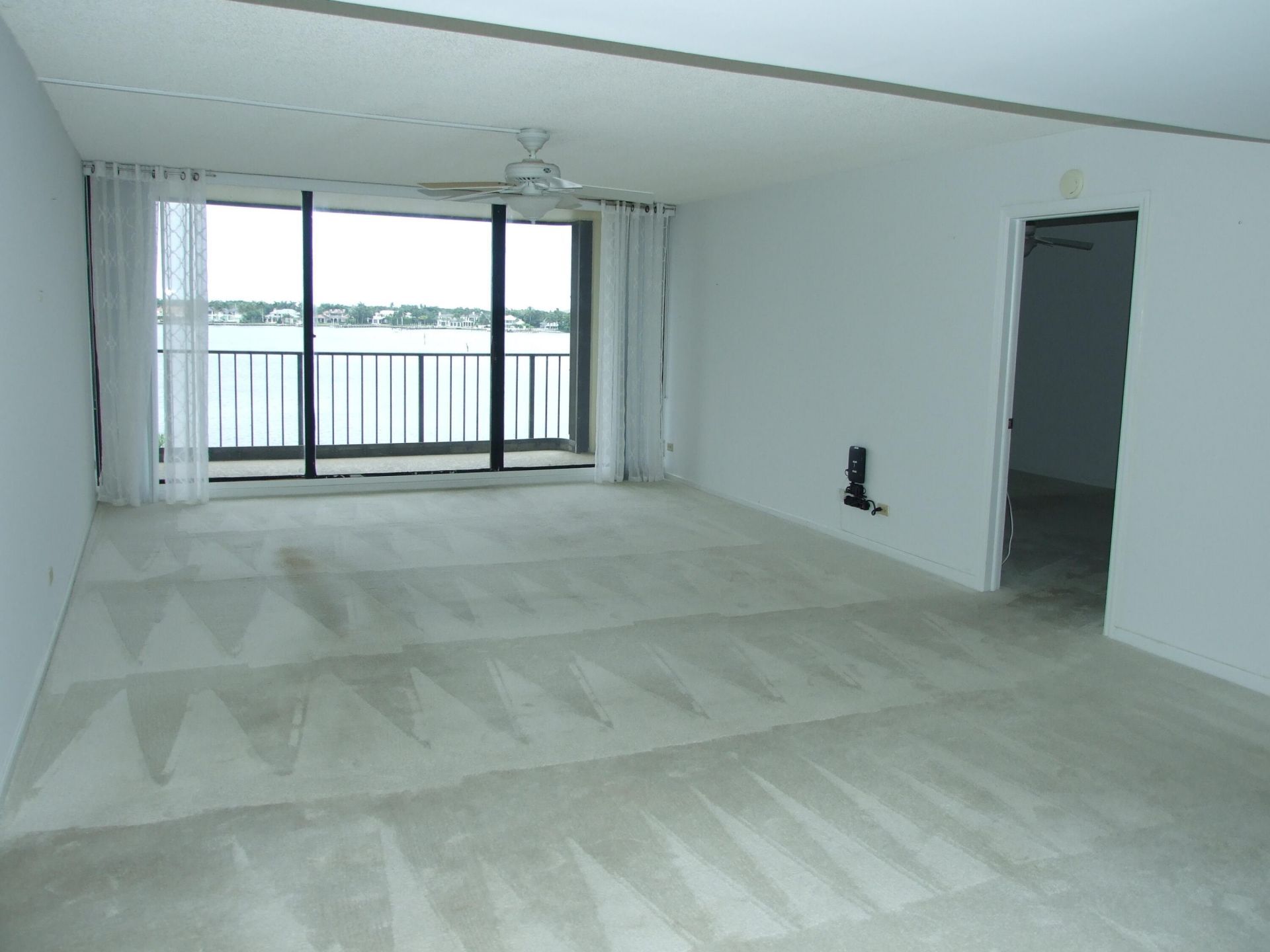 130 Lakeshore Drive, Unit 522, North Palm Beach, FL 33408 Photo