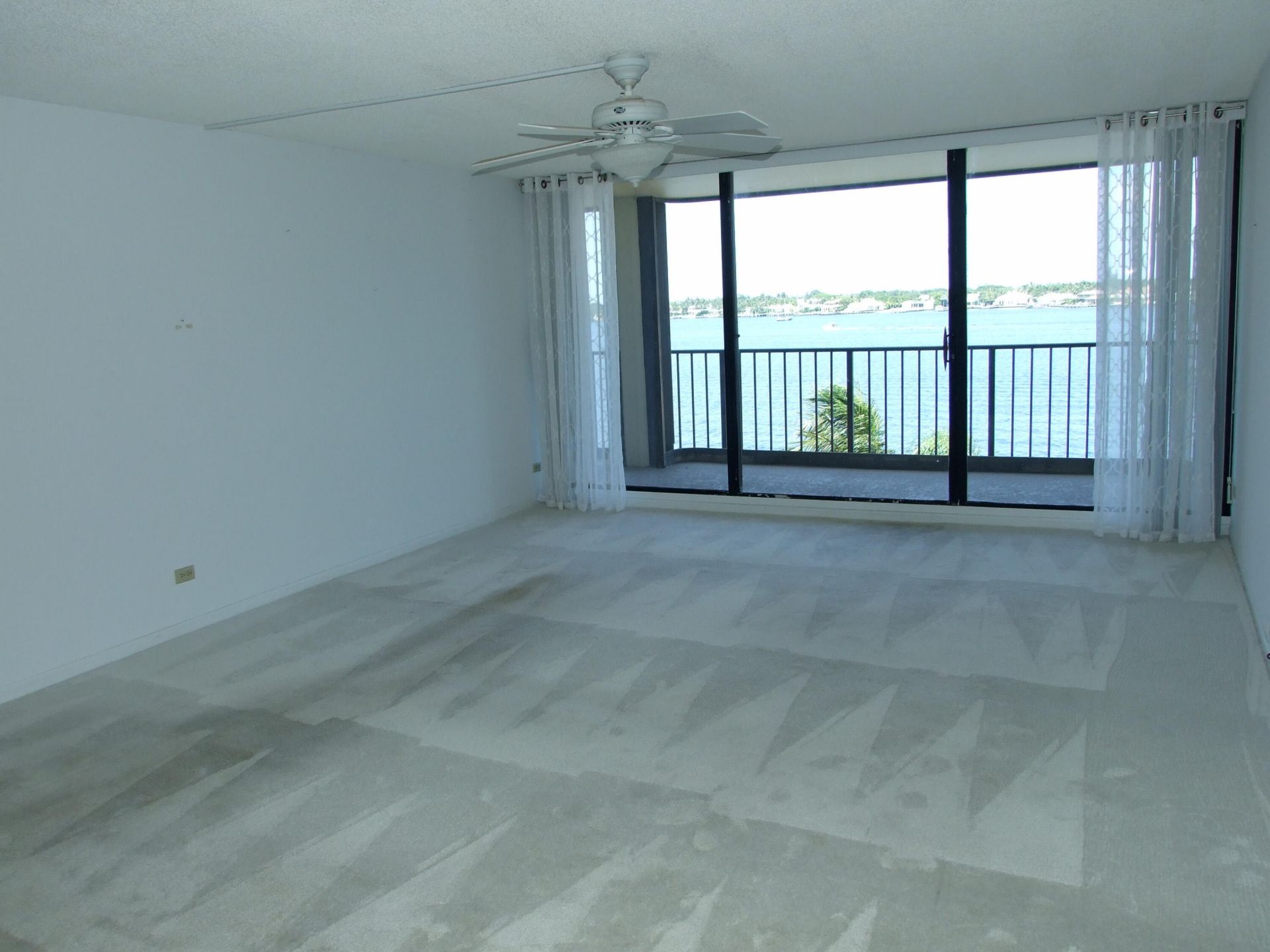 130 Lakeshore Drive, Unit 522, North Palm Beach, FL 33408 Photo