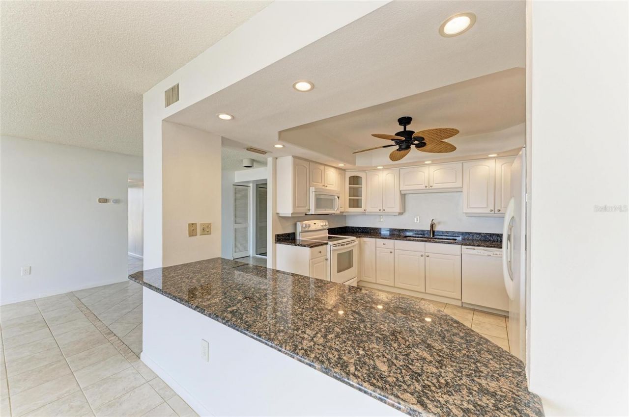 101 Benjamin Franklin Drive, Unit 46, Sarasota, FL 34236 Photo