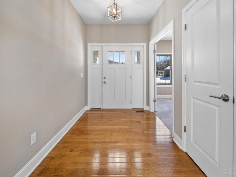 6723 Daniels Walk, Cincinnati, OH 45233 Photo 2