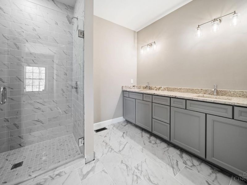 6723 Daniels Walk, Cincinnati, OH 45233 Photo 8