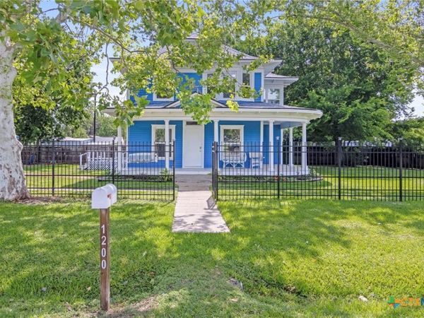 1200 4th Street , Palacios, TX 77465