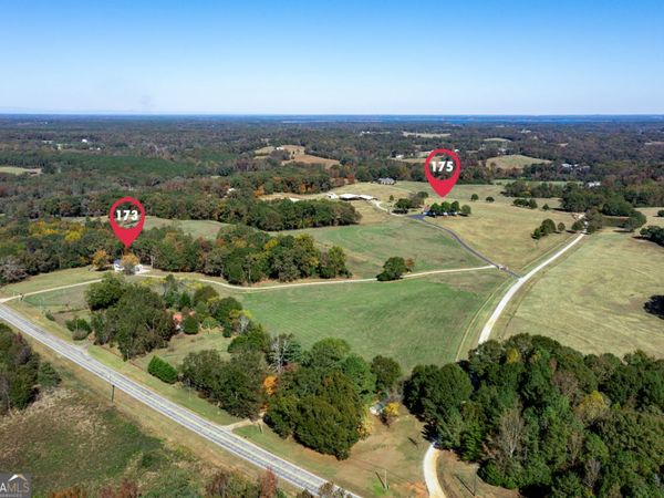 175 DEER CREEK FARM Road, Hartwell, GA 30643