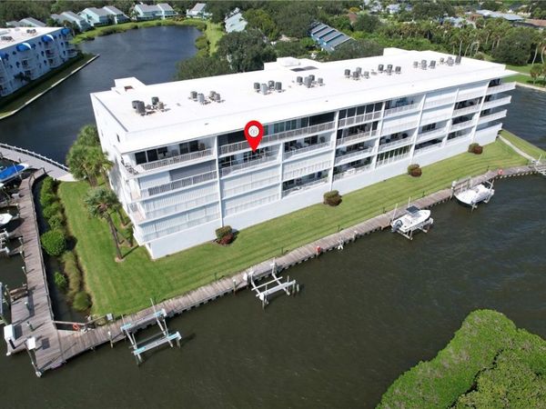 6045 River Run Drive, Unit 6045, Sebastian, FL 32958