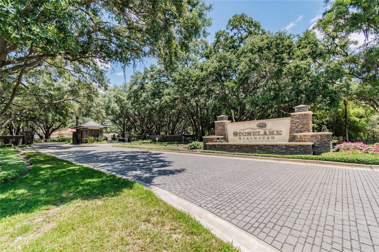 10705 Crane Hill Court, Thonotosassa, FL 33592 Photo