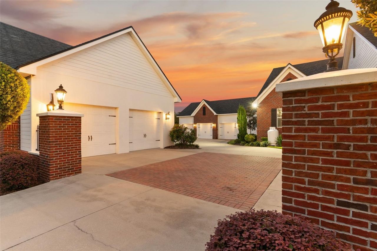 10705 Crane Hill Court, Thonotosassa, FL 33592 Photo