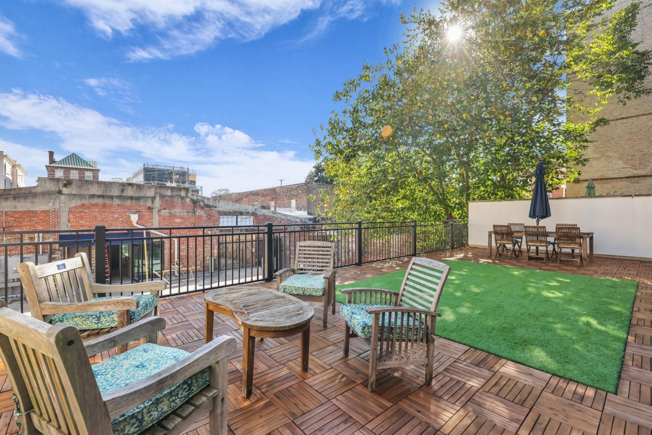 21 George Street Photo 10