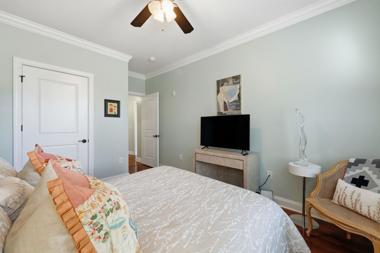 21 George Street Photo 17