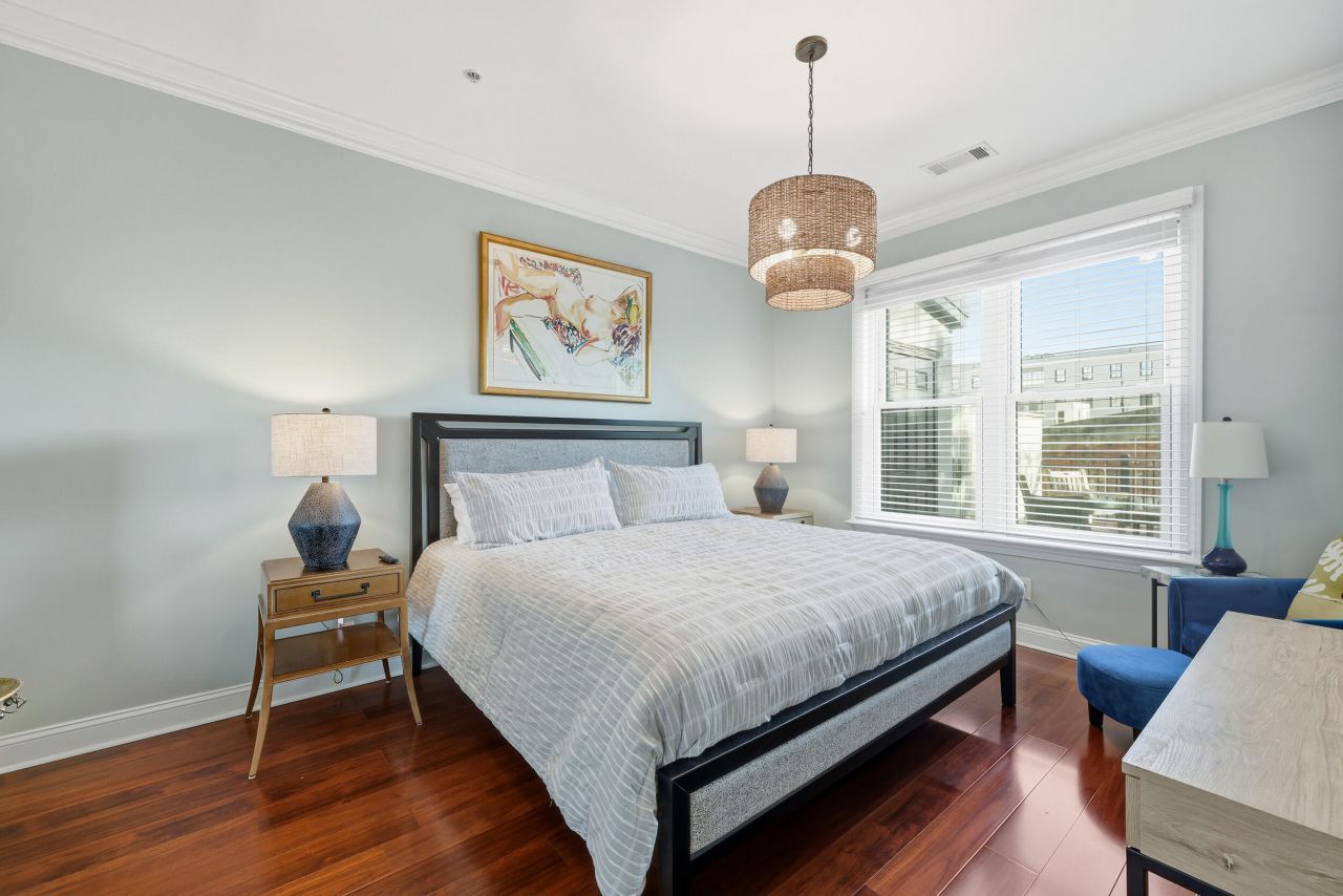 21 George Street Photo 18