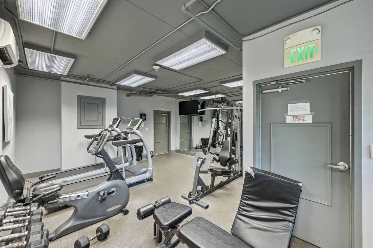 21 George Street Photo 24