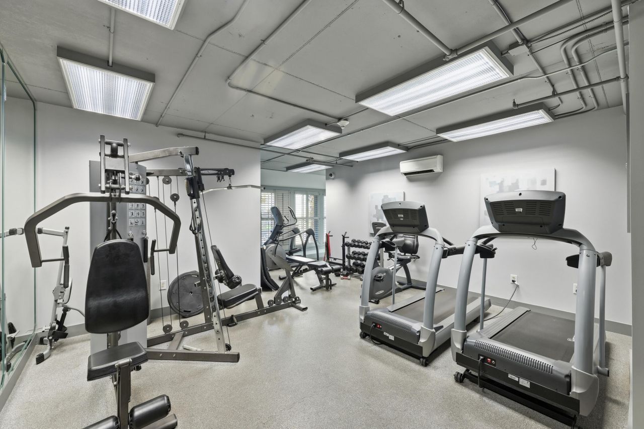 21 George Street Photo 25