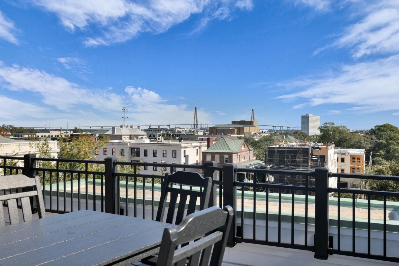 21 George Street Photo 28