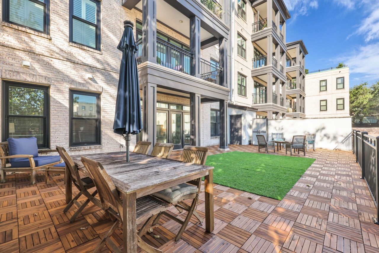 21 George Street Photo 8