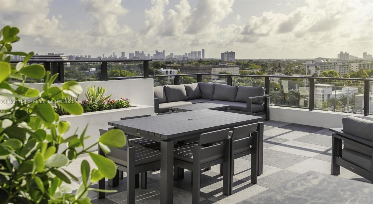 11200 Biscayne Blvd, Unit A1, Miami, FL 33181 Photo