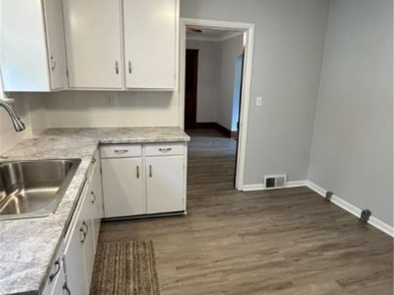 517 Oak Knoll Avenue SE, Warren, OH 44483 Photo 12